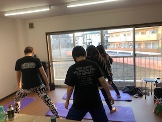 ヨガ23041101.jpg